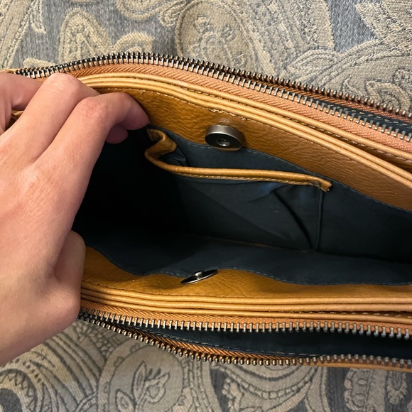 MATT&NAT Crossbody tan purse with double purse compartments - Picture 6 of 14